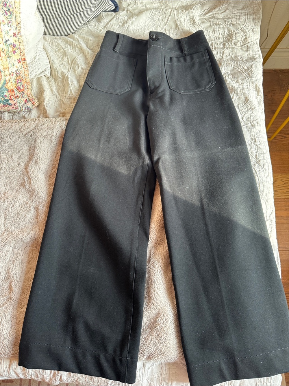 Mauve Black Wide-Leg Cropped Trousers